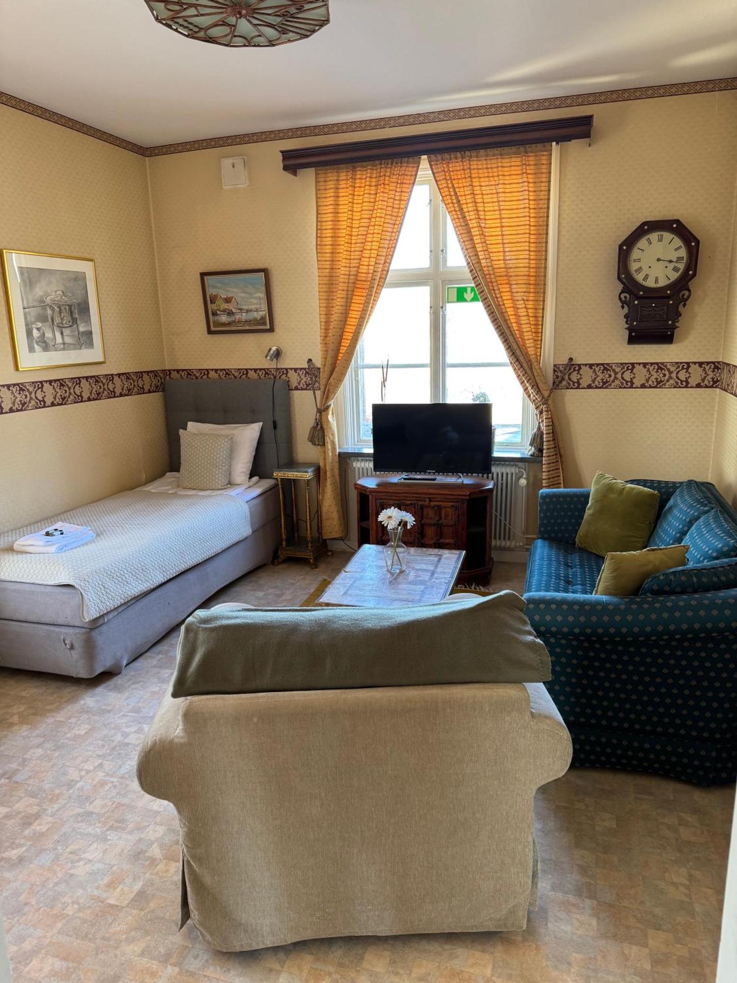 Brunsbo G:A Biskopsgard Hotell & Konferens Skara Esterno foto
